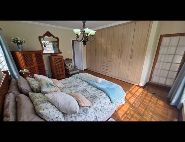 5 BEDROOM HOUSE FOR SALE IN BRACKENHURST